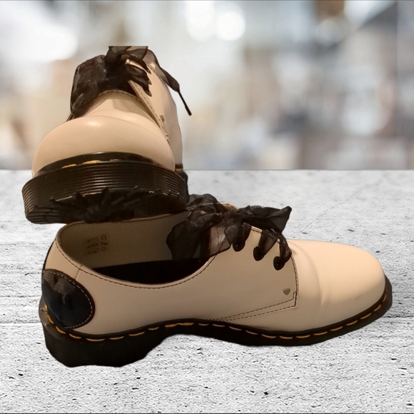 Dr. Martens 1461 HEARTS shoes size 8 US EU 39 🎉host pick🎉 - Picture 6 of 13